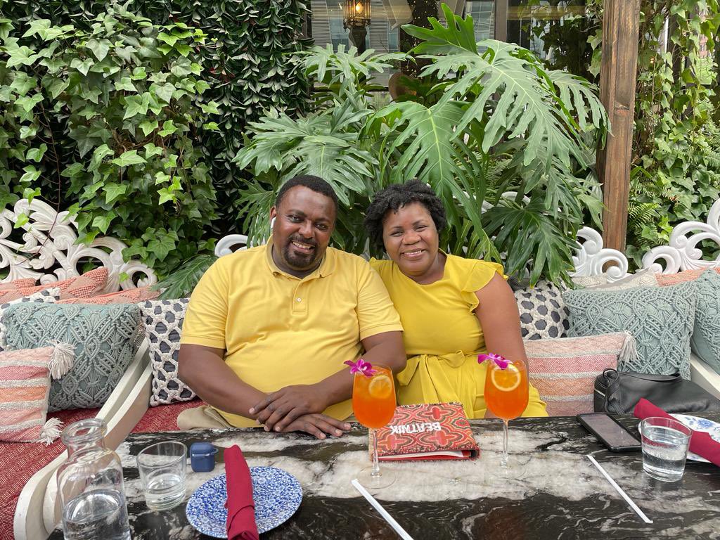 beaumesadieu's tweet photo. My parents went on vacation earlier this year and they are so cute 😂❤️love those weirdos https://t.co/KvNaLqcLmM