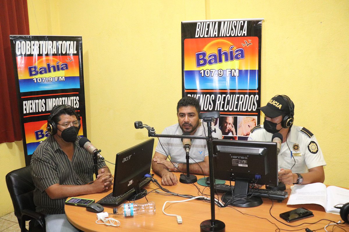 PNC de Guatemala on Twitter "Gobernador de Izabal a policías