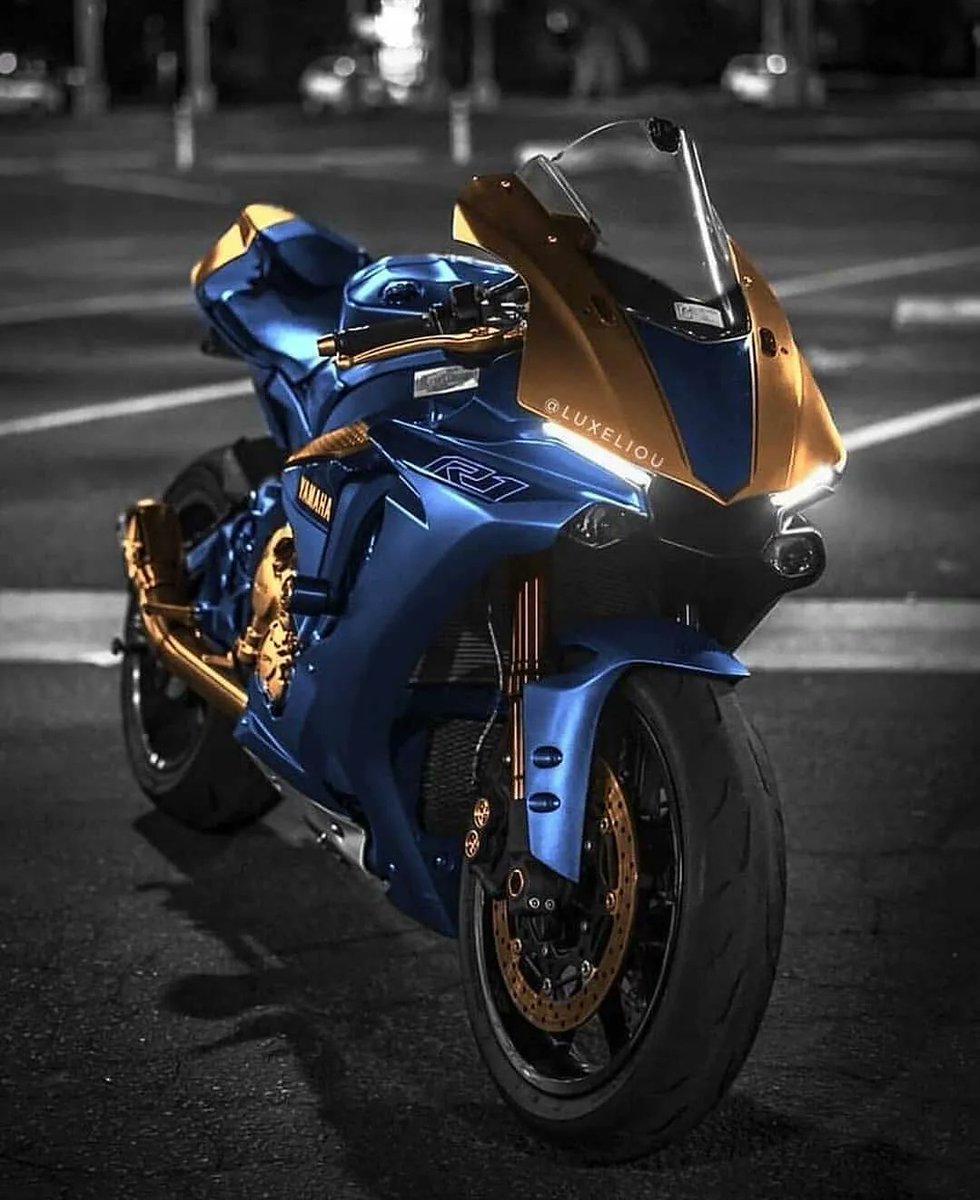 MoreMotorcycles's tweet photo. Yamaha R1 https://t.co/1AXR3voMo0