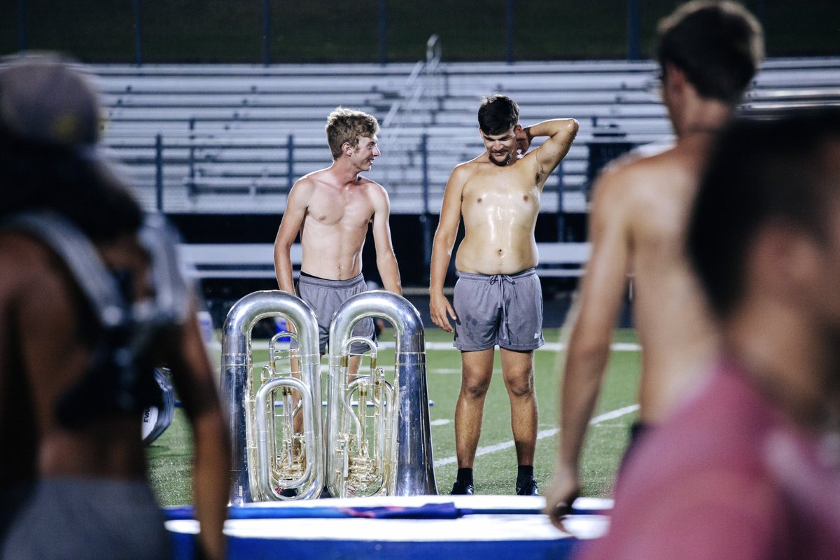 TheBlueKnights's tweet photo. #TexasIsHot, but we love it anyways ๐ Welcome to Texas Tour! https://t.co/LyojZQBGqG