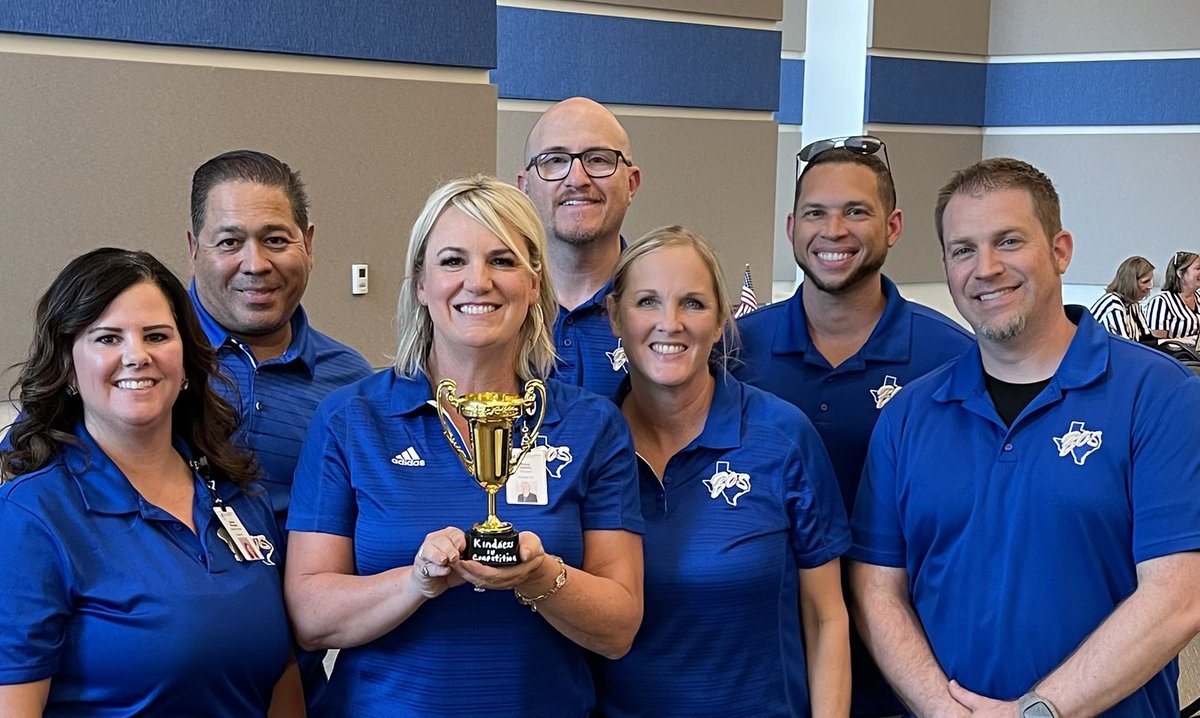 Who is getting ready for a great year? We are! Welcome Hillary White to our team. #spiritaward #yearofthepioneer #emsproud #bosproud <a href="/boswellhs/">Boswell High School</a>