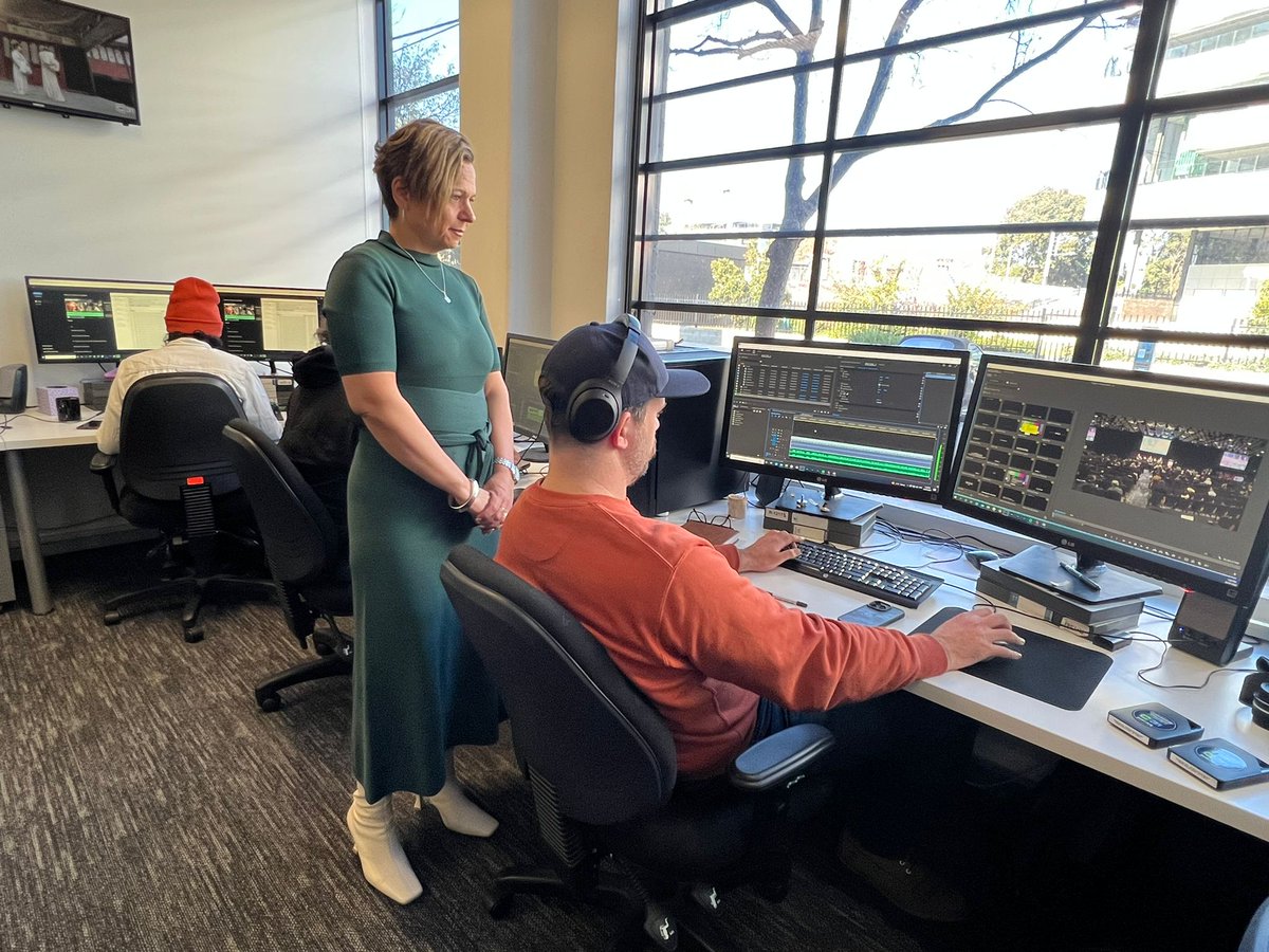 MRowlandMP's tweet photo. Labor is a proud supporter of Community TV. Thanks to the team at @C31Melbourne for showing me around the studio. 

#KeepTVLocal
@44adelaide
@CBAA_ https://t.co/gyB3HwPkoD