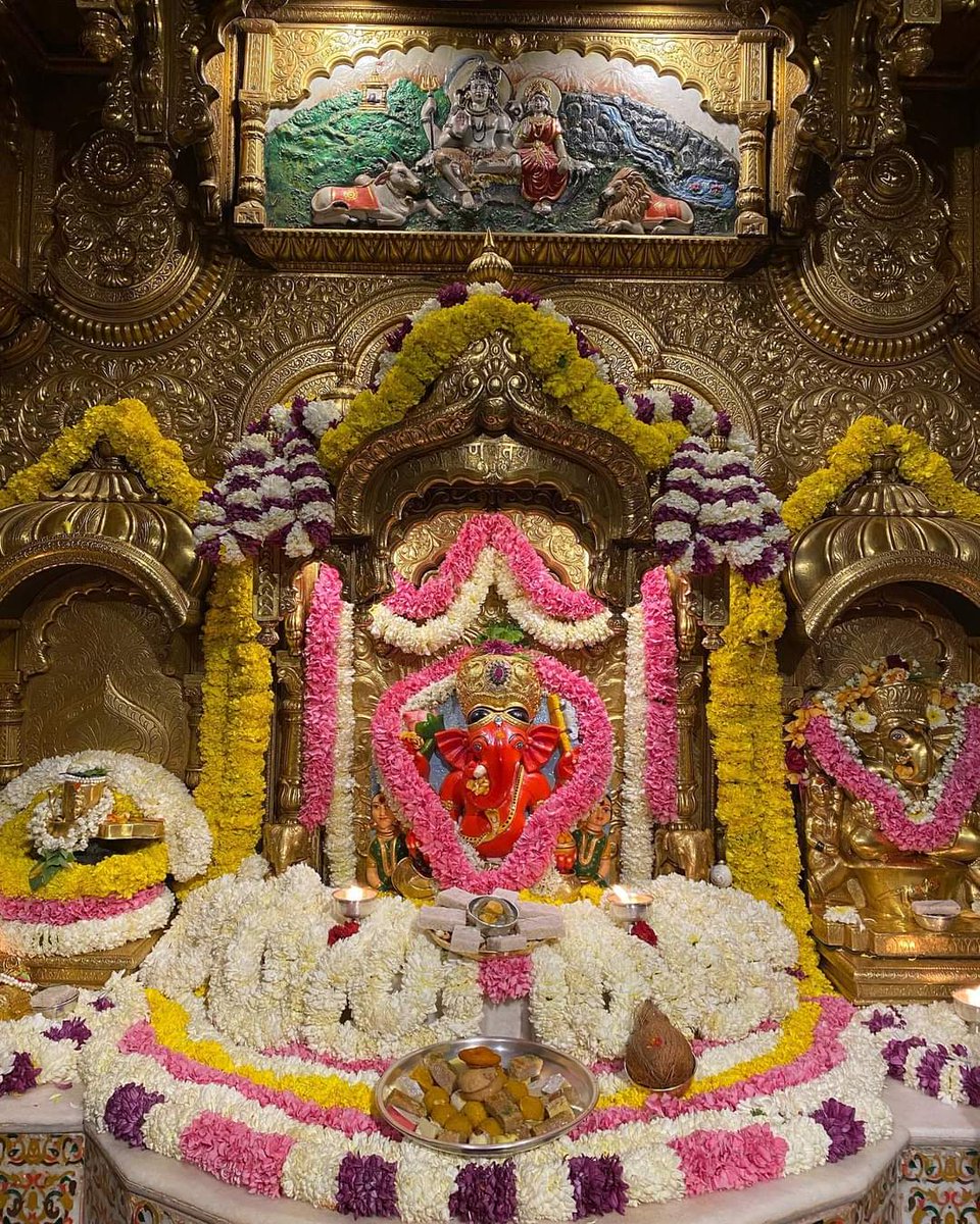 banke_shri's tweet photo. जय श्री सिद्धिविनायक 🧡🙏 https://t.co/cH48wBtE6V