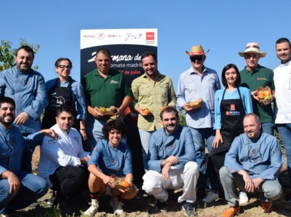 🍅¡Del 20 al 27 de julio vuelve la II Semana del #TomateMadrileño!🍅

Elige dónde comer el tomate autóctono de la <a href="/ComunidadMadrid/">Comunidad de Madrid</a>: Estrellas Michelín, casas de comidas, tabernas y restaurantes centenarios o  incluso, pastelerías.  

🔴Más info.: bit.ly/3yObn4A