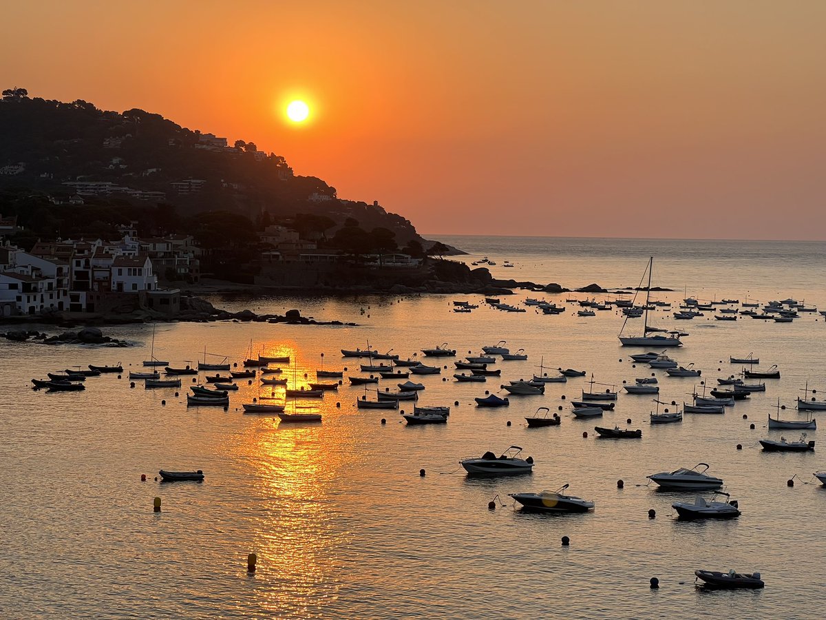 Catalunya Méteo (@cat_meteo) on Twitter photo 🌡☀BON DIJOUS! Calor una mica més intensa avui, màximes de 32º/38º. Xafogor molt marcada i pesada al litoral i prelitoral amb sol, núvols baixos matinals a la costa i algun ruixat de tarda aïllat al Pirineu. FOTO: Calella de Palafrugell, Baix Empordà <a href="/Galceradresa/">Miquel Galceran Radresa</a> 🌡☀BON DIJOUS! Calor una mica més intensa avui, màximes de 32º/38º. Xafogor molt marcada i pesada al litoral i prelitoral amb sol, núvols baixos matinals a la costa i algun ruixat de tarda aïllat al Pirineu. FOTO: Calella de Palafrugell, Baix Empordà <a href="/Galceradresa/">Miquel Galceran Radresa</a>