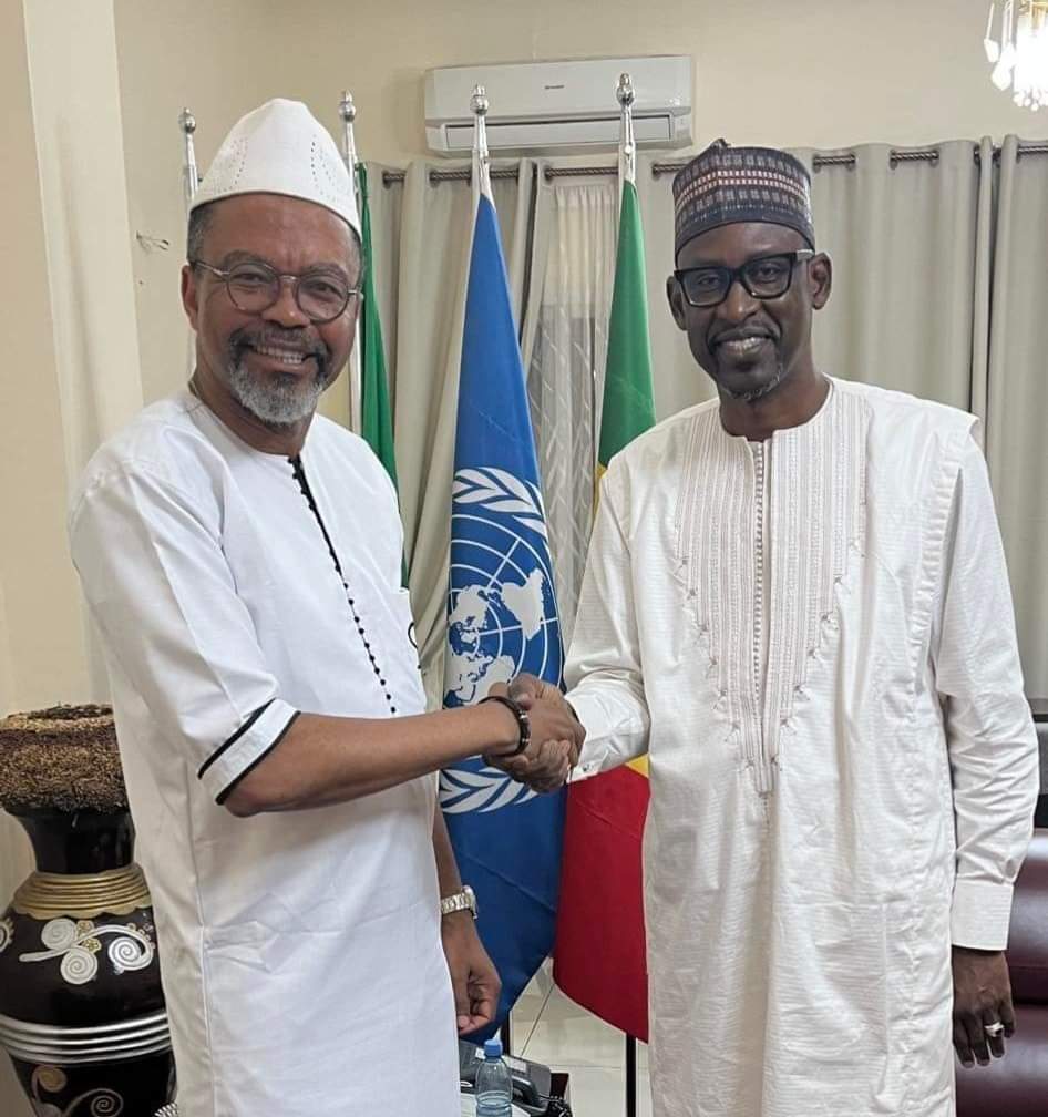 WHero2020's tweet photo. ✊🏾🚨👌🏽La nouvelle Afrique maahatique est en bonne voie au #Mali avec un leadership éclairé. 
#Franceafrique Dégage.

#FinduFCFA 
#FindesBasesMilitaires 
#FinduSoutienauxDictatures 
#FindelaDominationCulturelleSpirituelle https://t.co/wUDsn69AK5