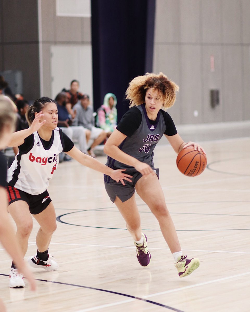“Commitment leads to action. Action brings your dream closer.” – Marica Wieder 🏆 Photo by @nicobelasco #JBSBasketball #3SSB #AdidasGauntletWinner #AdidasGrassroots #AAU #AAUBasketball