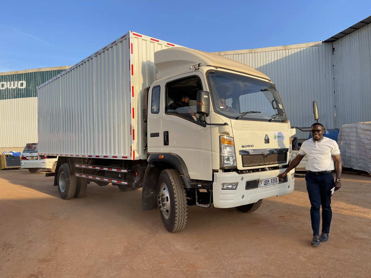 Bollomen_Fist's tweet photo. Our sponsor @dunwelldryclean just acquired a new ting! Your laundries finna come through faster and safer now. Stop washing your clothes like cavemen and send the business over 😉 

Many congs @AlexNiyonzima 👏🏿 #ClenchTheFist https://t.co/4mYh5qzGn7