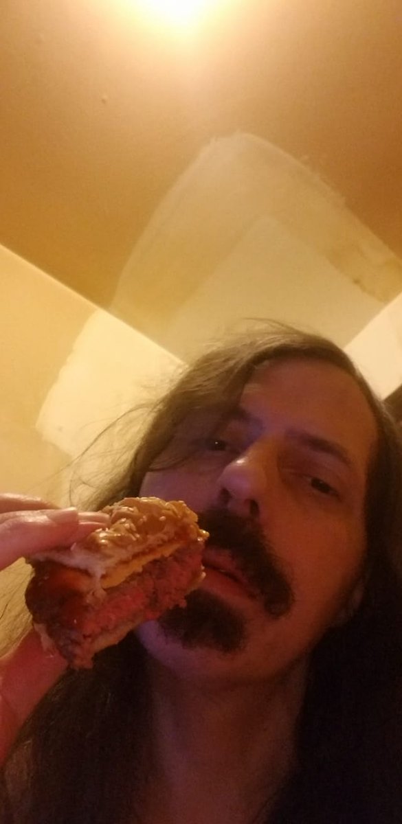midnighter99's tweet photo. It's 117 degrees in #NYC (123 in my kitchen)

NO A/C

And I'm preparing  to make a CHEESEBURGER! 

Come to NY, folks.

Because...

You have to be hopelessly insane in the first place.  🙄

#ASKMN https://t.co/Zd4IJcY9dK