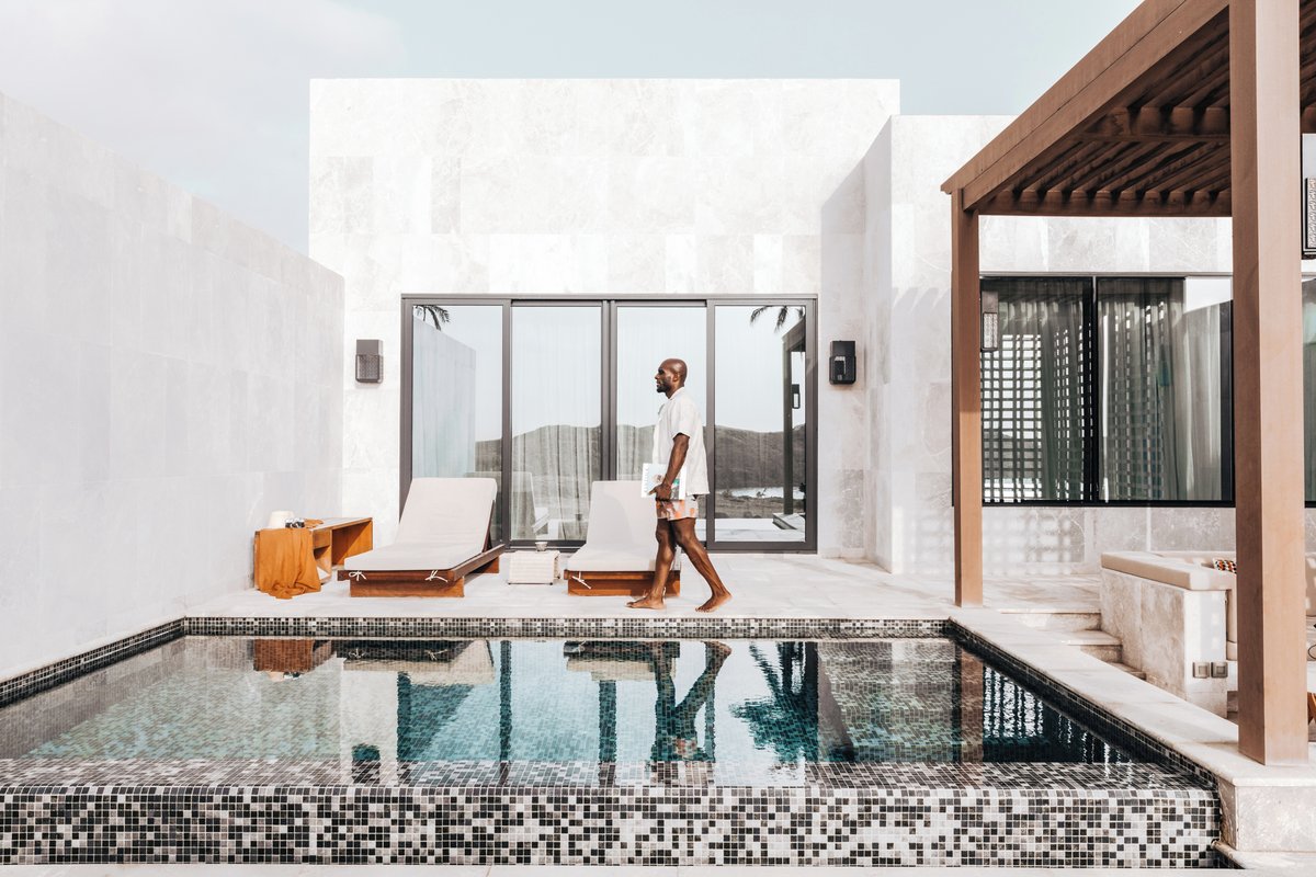 Luxuriate in a space carefully designed for your comfort and privacy at #AlilaHinuBay⁣

انعم بالرفاهية في مساحة مصممة بعناية لراحتك وخصوصيتك في #منتجع_أليلا_حينو.⁣

#alilamoments by <a href="/lilyrose/">LilyRose</a>⁣
⁣#Alilahotels #AlilaHinuBay #Hyatt #Oman #Salalah