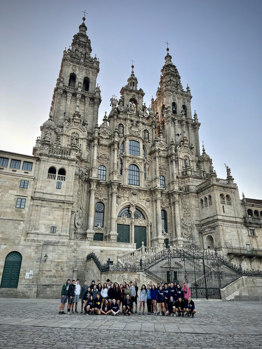 gruposlasalle's tweet photo. Hoy los grupos de 2º de Bachillerato continúan caminando hasta Finisterre.
Buen Camino en esta segunda aventura ⭐️💙
#FinisterreSalleMadrid22 #SomosSalleJoven https://t.co/EC6RnkXtIi