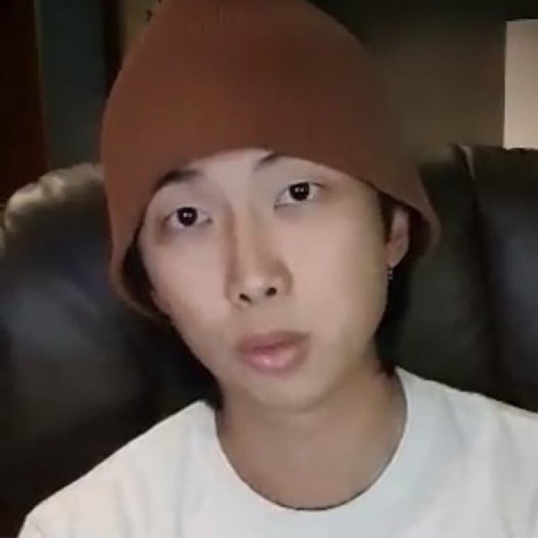 btsaresevennn's tweet photo. — [📝] Traducción completa del primer WEVERSE LIVE de Kim Namjoon | 21/07! https://t.co/IQRyqJ6bm0