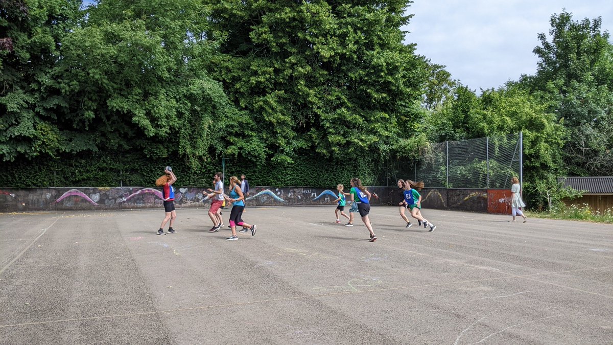 thedellsport's tweet photo. Brilliant fun had by all at the staff vs Yr6 netball match! Da iawn Yr6, you played and supported really well! #healthyconfidentindividuals https://t.co/yH9beup7It