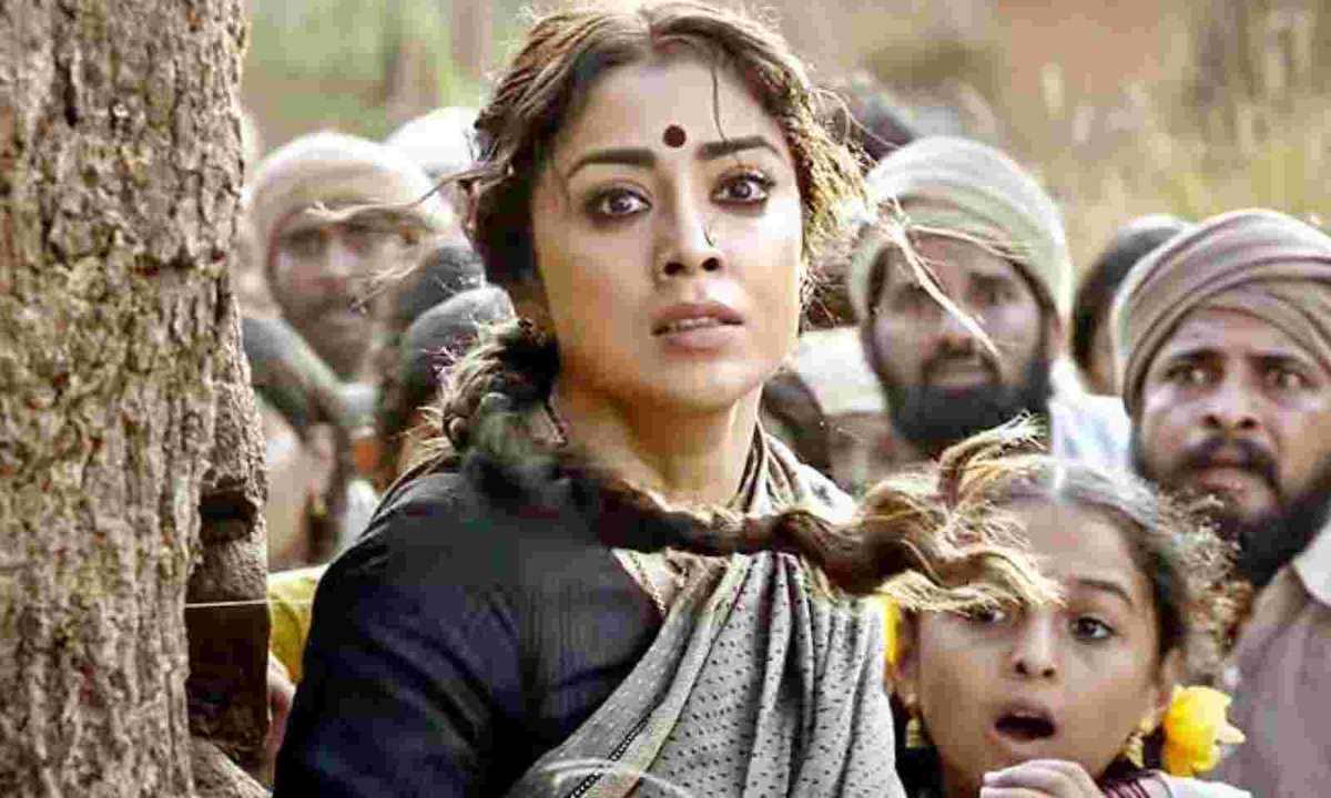 RRR: 라이즈 로어 리볼트 2022 RRR Rise Roar Revolt https://netflix.com/title/81476453 Alia Bhatt … Sita Shriya Saran … Sarojini Olivia Morris … Jennifer Alison Doody … Catherine Buxton