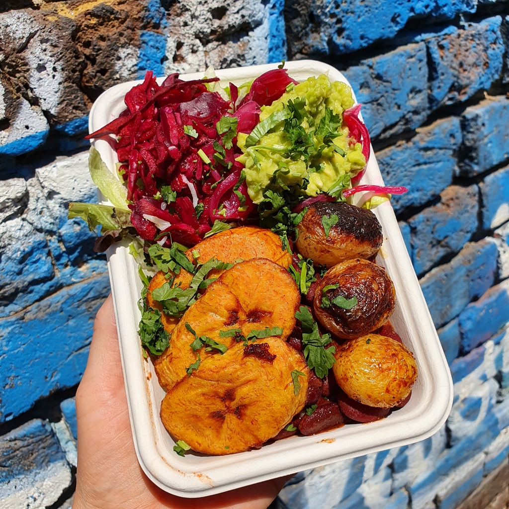 Maize Blaze | Modern Colombian (@maizeblaze) on Twitter photo Sunshine on a plate!
Our delicious Lean Mean Vegan Machine has all you need for a healthy lunchtime kick. Pulled jackfruit, sautéed mini potatoes, garlic rice, slow-cooked red beans and our signature guacamole. Sunshine on a plate!
Our delicious Lean Mean Vegan Machine has all you need for a healthy lunchtime kick. Pulled jackfruit, sautéed mini potatoes, garlic rice, slow-cooked red beans and our signature guacamole.