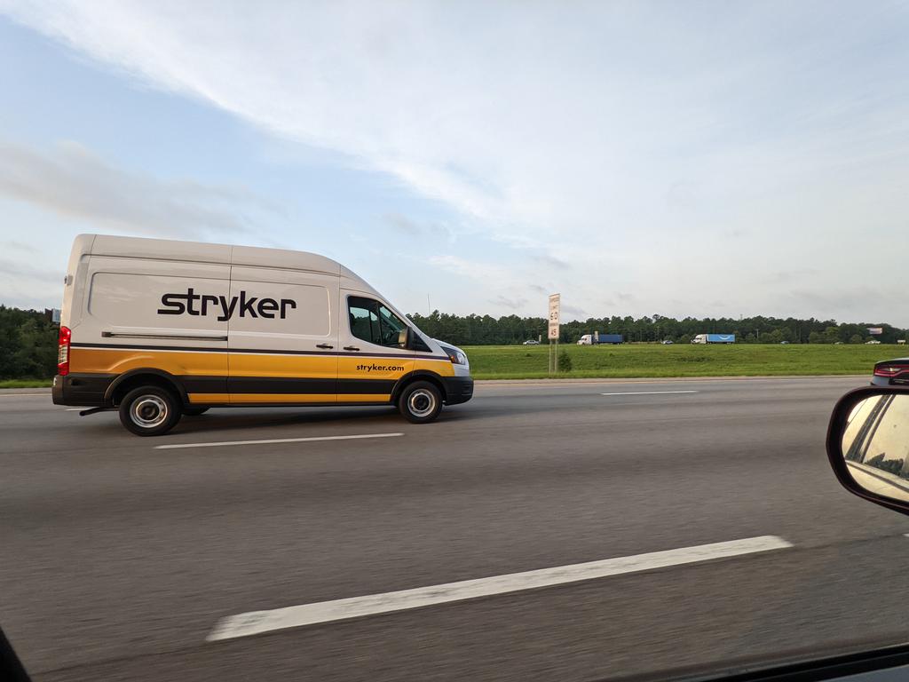 RobertM15730901's tweet photo. @KatStryker111 on the move this morning. #AMC #ApesTogetherStrong #KenGriffinLiedUnderOath #AMCTheatres #amcqueens https://t.co/YlmPYucuA5