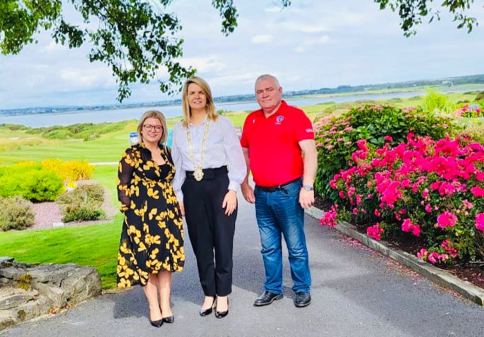 Stunning morning at the picturesque @galwaybaygolf supporting Claddagh Watch fundraiser! Well done to Arthur & Deborah Carr & all the volunteers who so selflessly give up their nights to keep the people of Galway safe #NightAngels