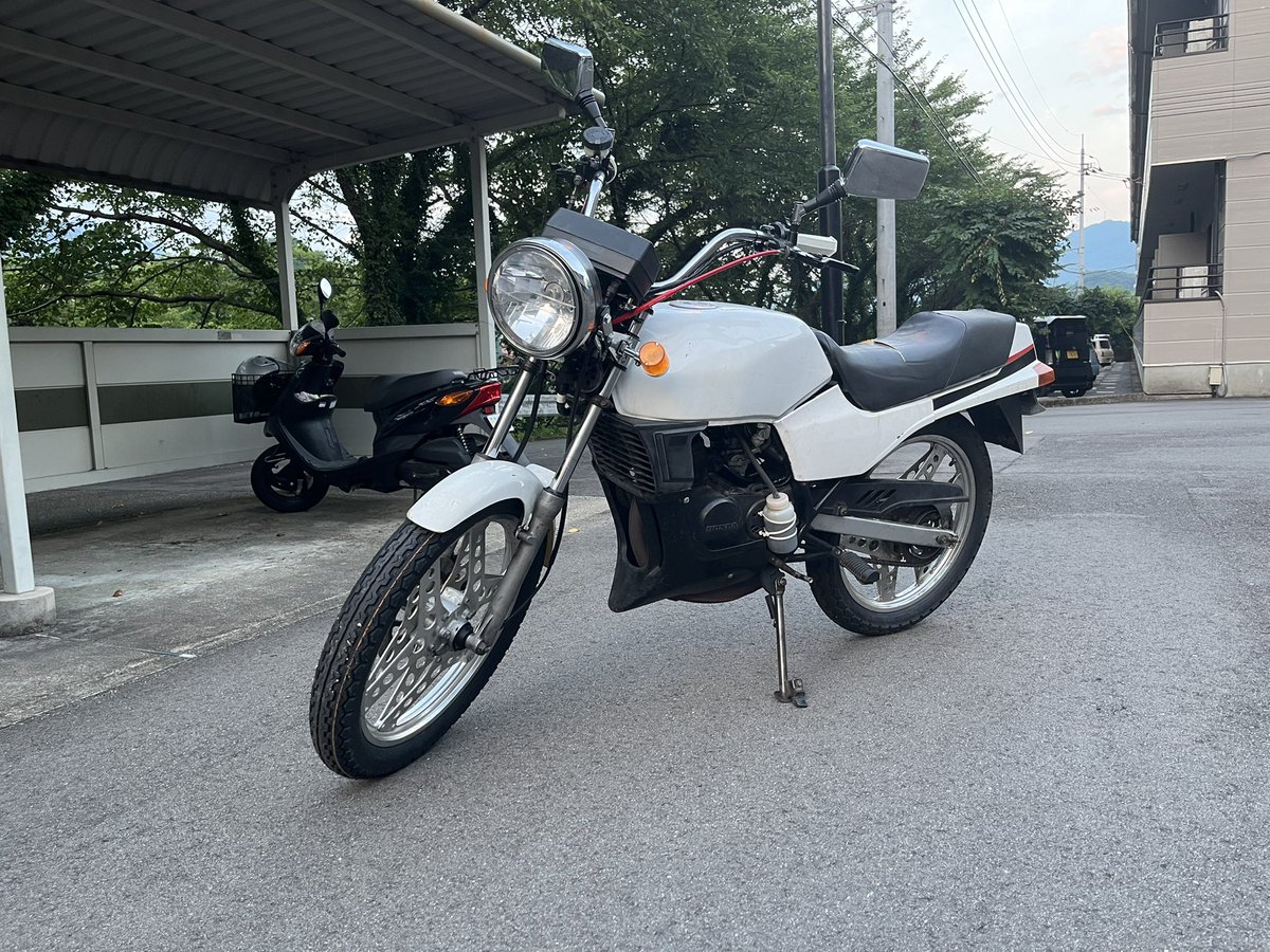 JJ7oQyBhp6Jaows's tweet photo. 正直乗りにくい(>_<)
#ホンダ
#バイク女子
#MBX50
#MBX50F https://t.co/phbb13WsJg