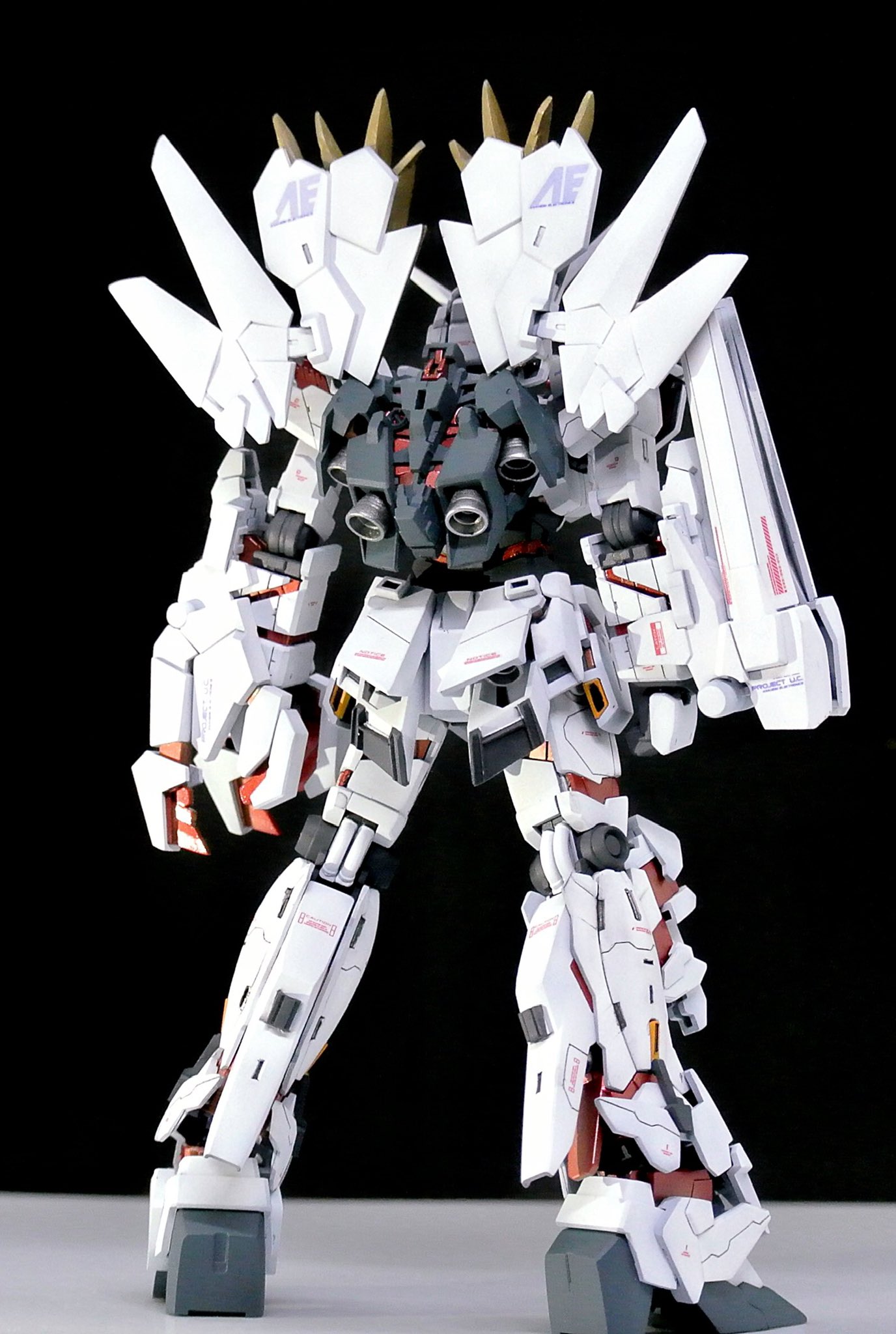 ガンダム　ユニコーン Amazon.com: Tamashii Nations Robot Spirits Unicorn Gundam