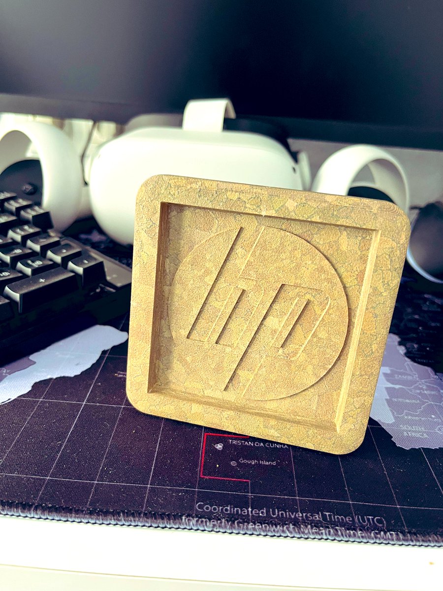 Wow!! Look at what arrived to my mail!! 🔥🤟 thanks so much to <a href="/readyplayerme/">Ready Player Me</a> and <a href="/HP/">HP</a> now i have my avatar 3d Printed 🔥🔥🔥👀👀