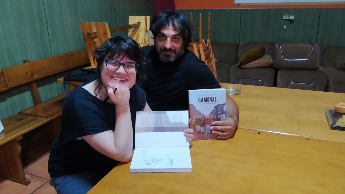 Ayer, miércoles 20 de julio, estuvimos compartiendo impresiones sobre #elcómicdegamonal con las gentes del club de lectura de la Asociación Denuncia de Burgos para redescubrir que en #Gamonal a veces recordar equivale a predecir el futuro.