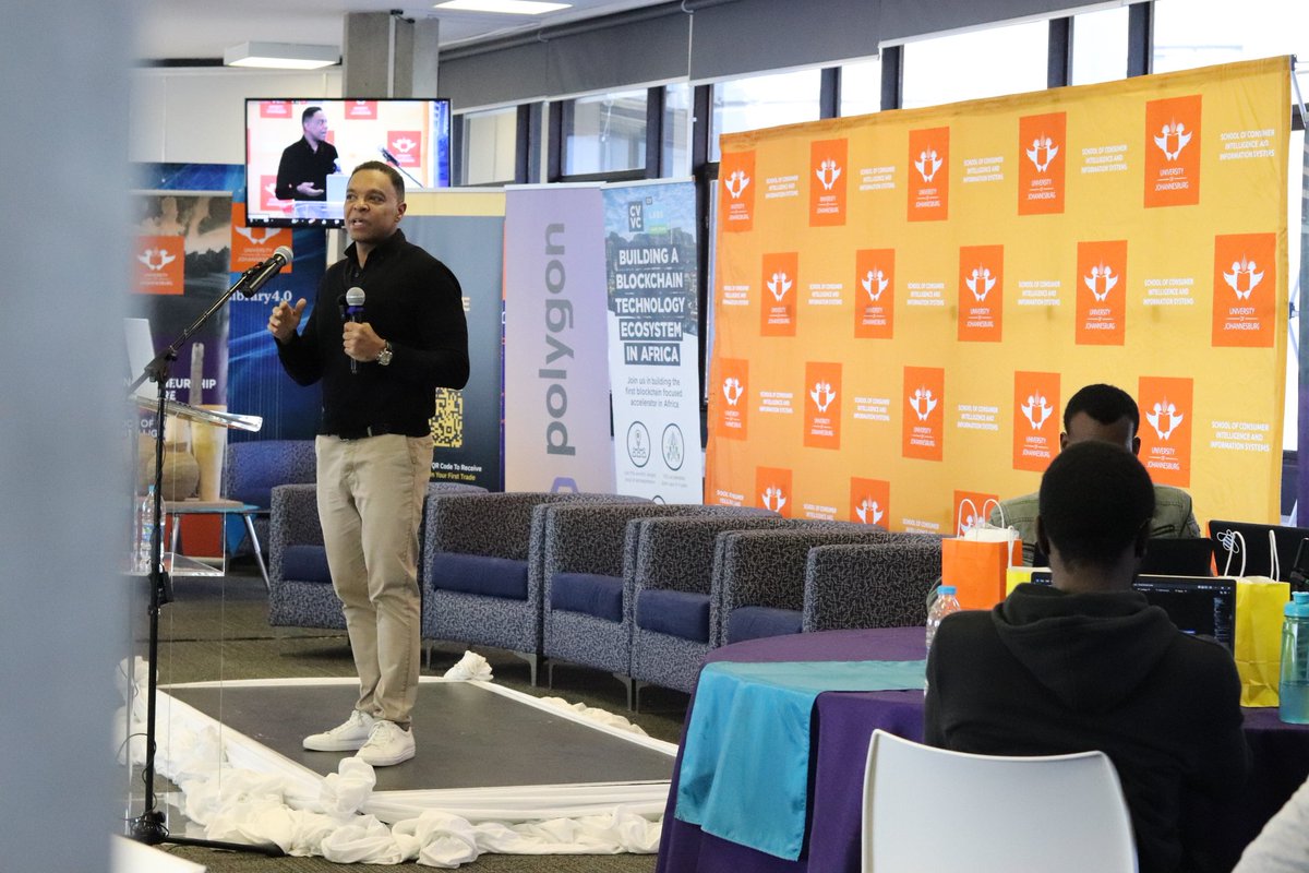 Geekulcha's tweet photo. Janade Du Plessis breaking down the exponential impact and growth of venture capital in Africa.
#UJBlockChainHack
#UJHackathon https://t.co/l6tkZ3tPiL