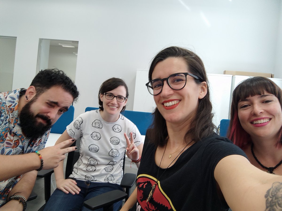 ¡Genti bonita! Desde la asociación de Realidades Extendidas <a href="/Helloxr_es/">Hello XR</a> estamos buscando gente que tenga algo de tiempo y le molen mucho las #XR #VR #AR para incorporarse a la Junta Directiva 💃

Estamos montando eventaso Hackathon XR Europeo 🤓

Para más info, preguntarme : D