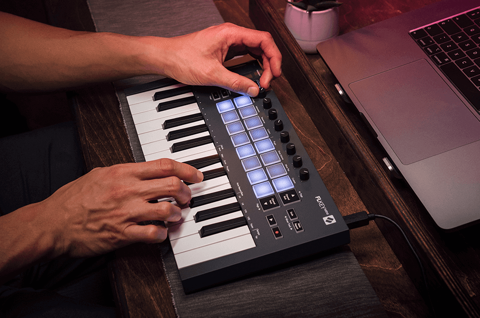 DLXDeluxeMusic's tweet photo. FLKey uutuuskontrollerit myymälässä! 😱
Tervetuloa ostoksille! 🎹🎸🥁
Tilaa verkkokaupastamme:
https://t.co/vWeUrTnsrx
#FLkeymini #novation #Flstudio #studio #recording #controls https://t.co/GlHHpR6imf