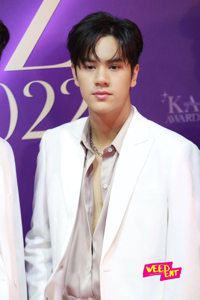 WEED_ENT's tweet photo. “โอม-นนน” บนพรมแดงงาน 
#KAZZAWARDS2022 กับค���ามหล่อความฮอตแบบเกินต้าน!  

#โอมนนน #OhmNanon
#Mynameisnanon #Ohmpawat https://t.co/TBy9fLZRjB