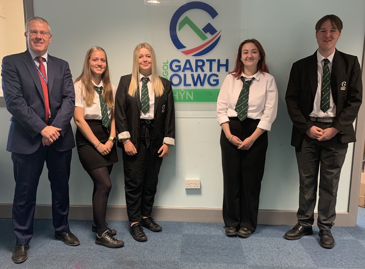 GarthOlwg_Hyn's tweet photo. Llongyfarchiadau enfawr i Brif Swyddogion newydd Ysgol Garth Olwg @garth_olwg Ffion Fairclough a Beca Roberts fel Prif Swyddogion ac Abigail Protheroe a Gethin Rosie-Jones fel dirprwyon. Diolch i chi’ch 4 a disgwyl ymlaen at weld eich mewnbwn tymor nesaf. https://t.co/Z4psYJdEwQ