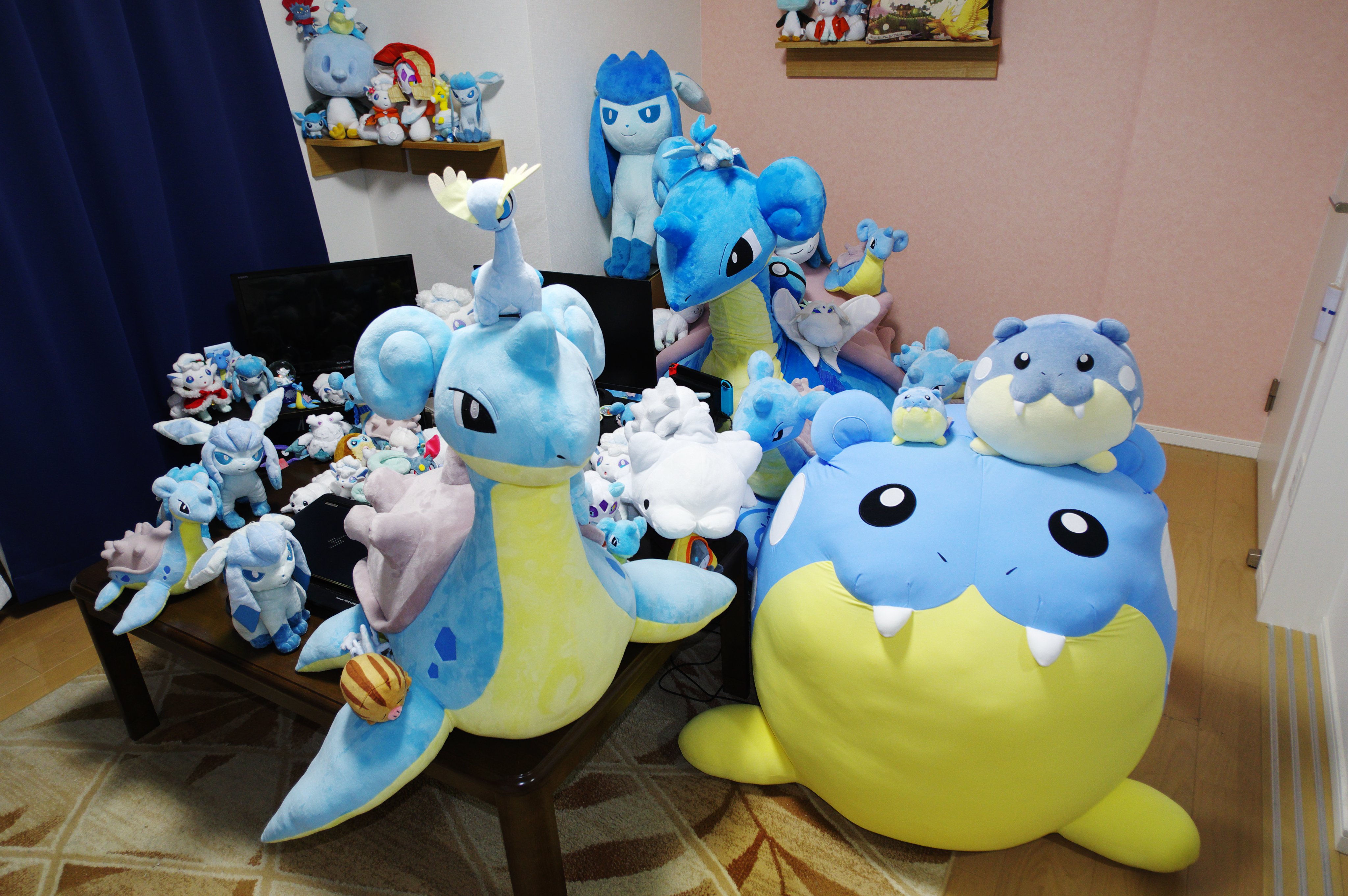 ひんやりぬいぐるみ 等身大タマザラシ : ポケモンセンターオンライン