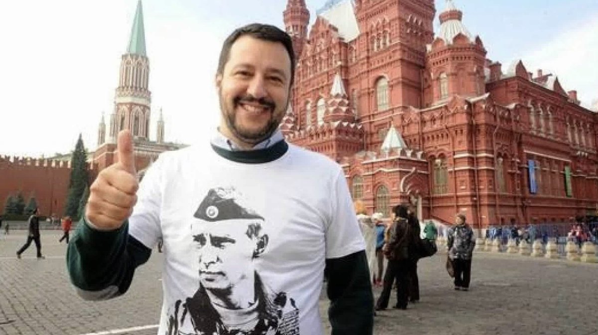 This guy - Matteo Salvini - has just contributed to bringing down the Draghi government in 🇮🇹, and now hopes that a new election will bring him to power. Corks are popping in the Kremlin.