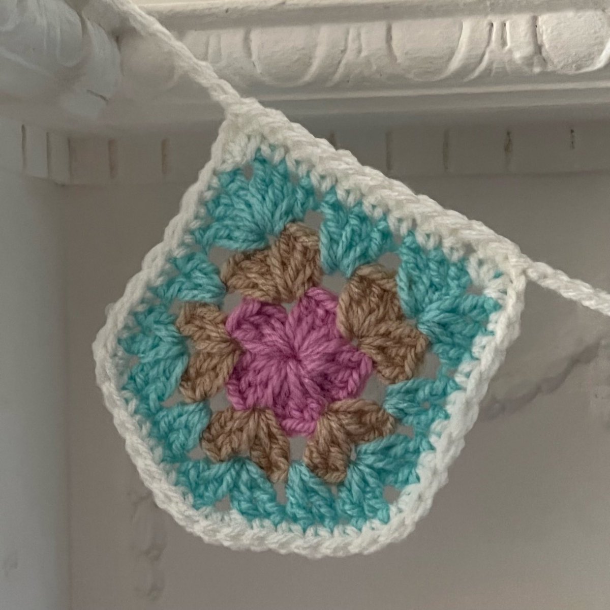 Crochet Pentagon Garland Granny Stitch Bunting Pattern  #crochet #homeimprovement #crochetpattern #earlybiz #sbs #smallbiz #grannysquare #crochetgarland #etsy #funcrafts #pretty #crochetbunting #crochetgift #beginnercrochet #crocheting etsy.me/3J93yeJ