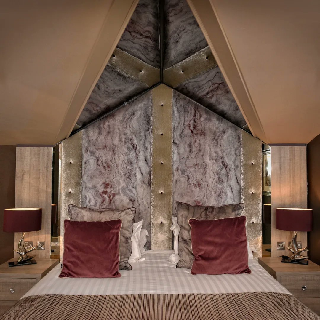 T H E  S U I T E  L I F E ☁

Are you more of a:
1) Drop your bags off, get changed and head to the bar OR
2) Are you checking in for some peace and quiet and taking advantage of the room service?

#manchesterhotels #retreatuk #staycation #ramsbottom