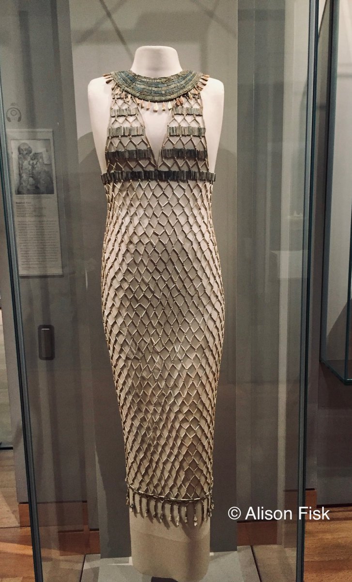 A 4,500 year-old ancient Egyptian beadnet dress. The earliest surviving example of such a garment. Faience and gold. Dynasty 4, reign of Khufu, 2551–2528 BC. Excavated from a tomb at Giza in 1927. 📷: © Alison Fisk

#Archaeology