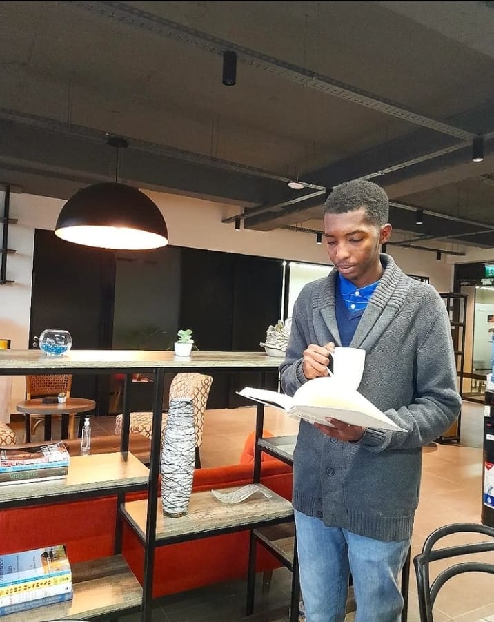Are you afraid to leave your house for the office in this cold? We’ve ensured that our coworking space is warm and cosy. Not to mention, we have comfortable seating and bottomless coffee 🙂

#coworking #coworkingspacenairobi #latticecommunity