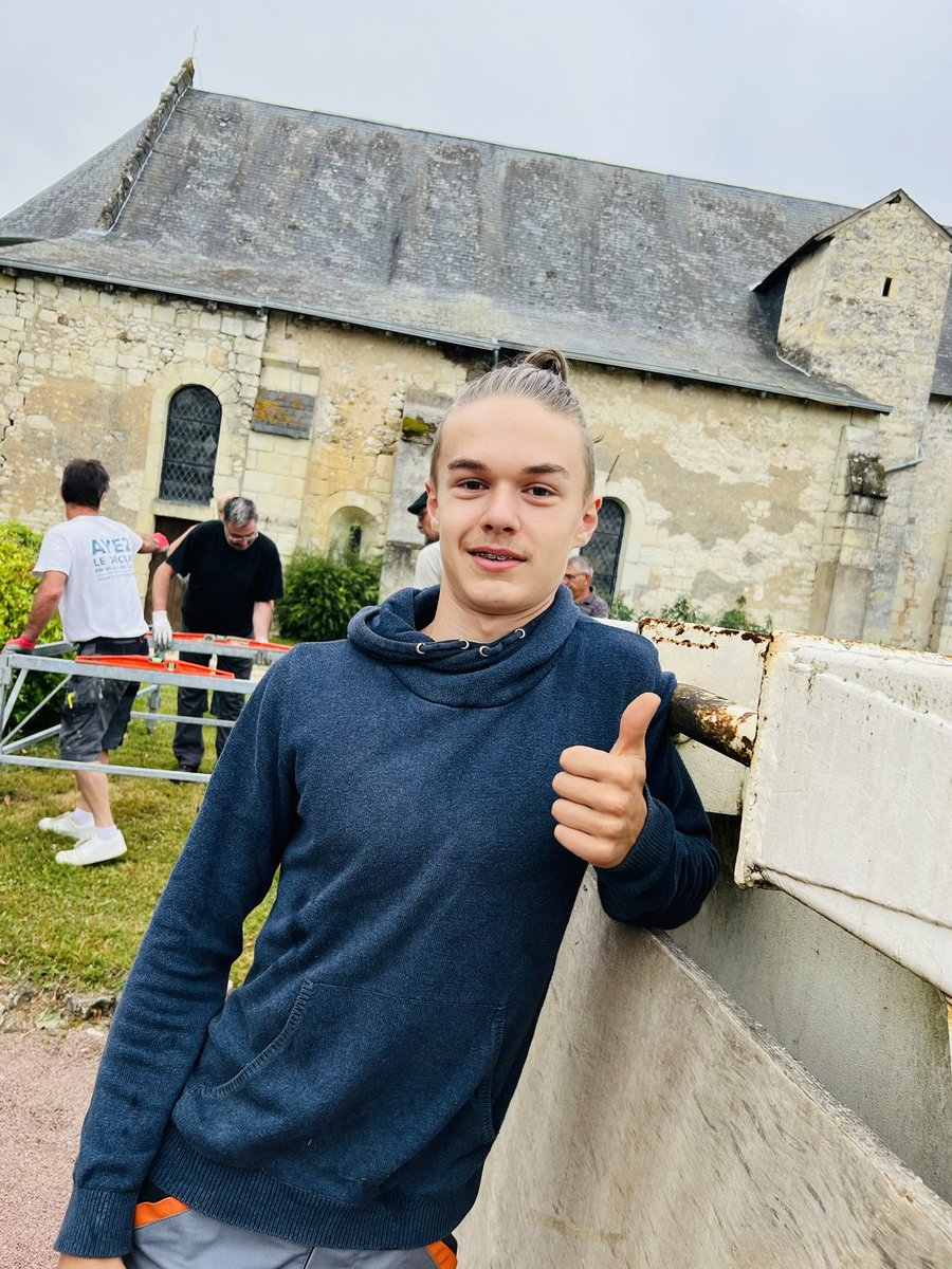 cyrilcibert's tweet photo. Nous souhaitons la bienvenue à Maxime qui débute aujourd’hui les 50 heures de travaux d’intérêts citoyens dans le cadre du #PassPermis ( 50 h contre 900 € versés à l’auto-école ) #Chenevelles https://t.co/4dr2zExHRr