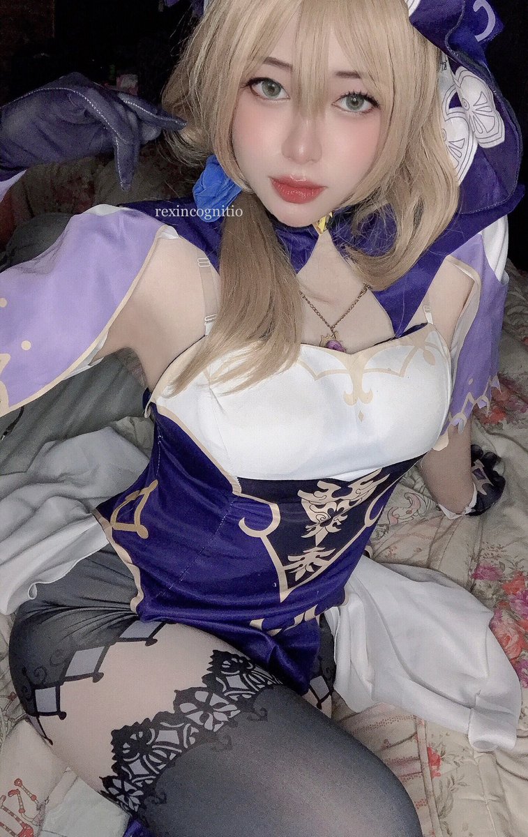 paimonfess's tweet photo. Met sore! Izin sharing genshinart cosplay Lisa by sender 💜 https://t.co/HaH2dzT0Hx
