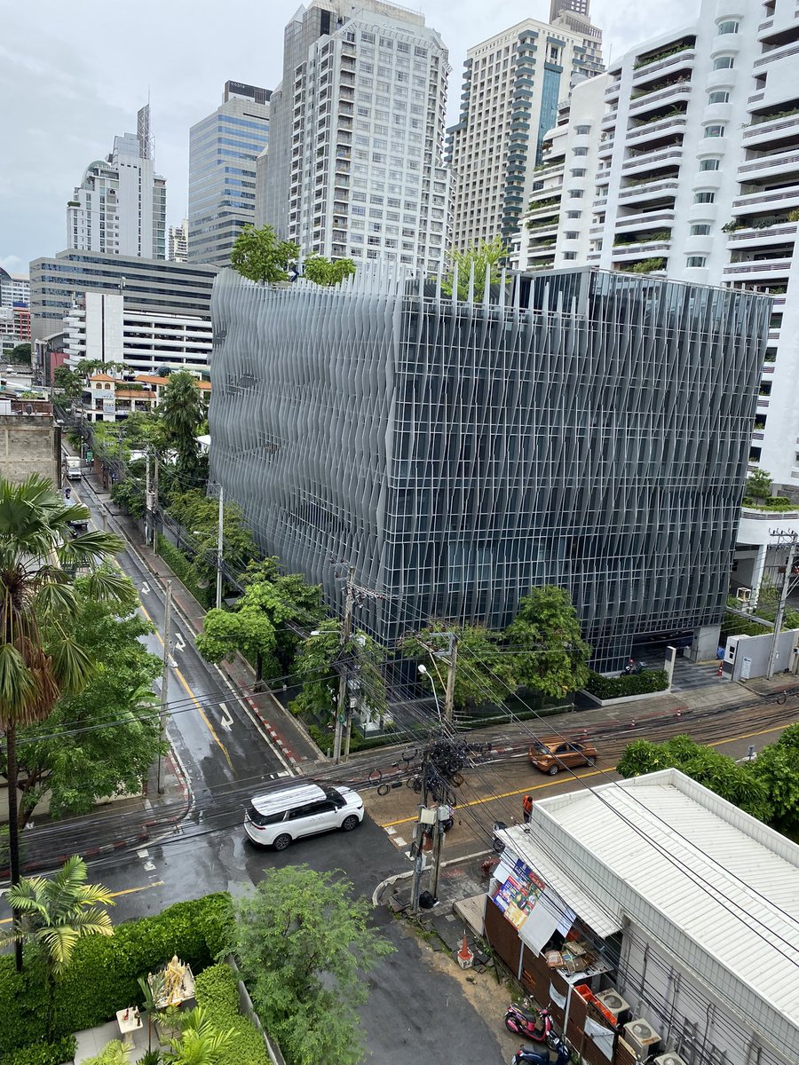 Live Less Ordinary tweet media