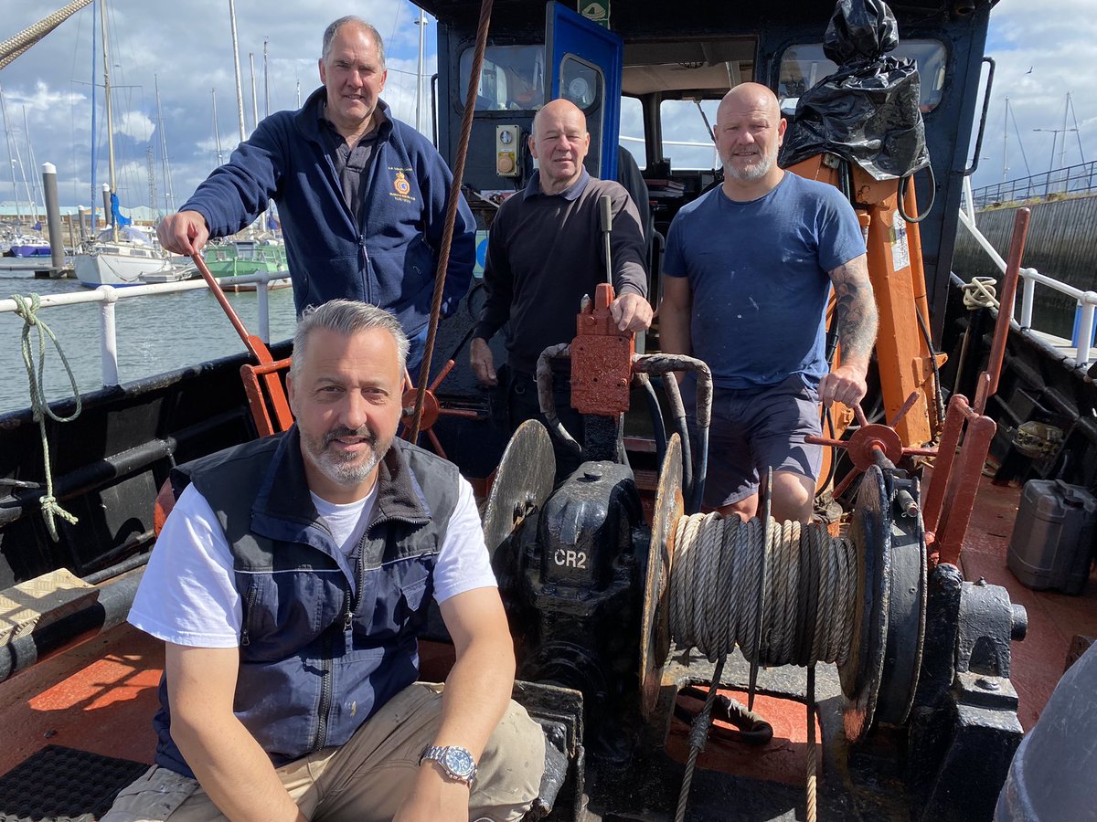 Adam Diver tweet media