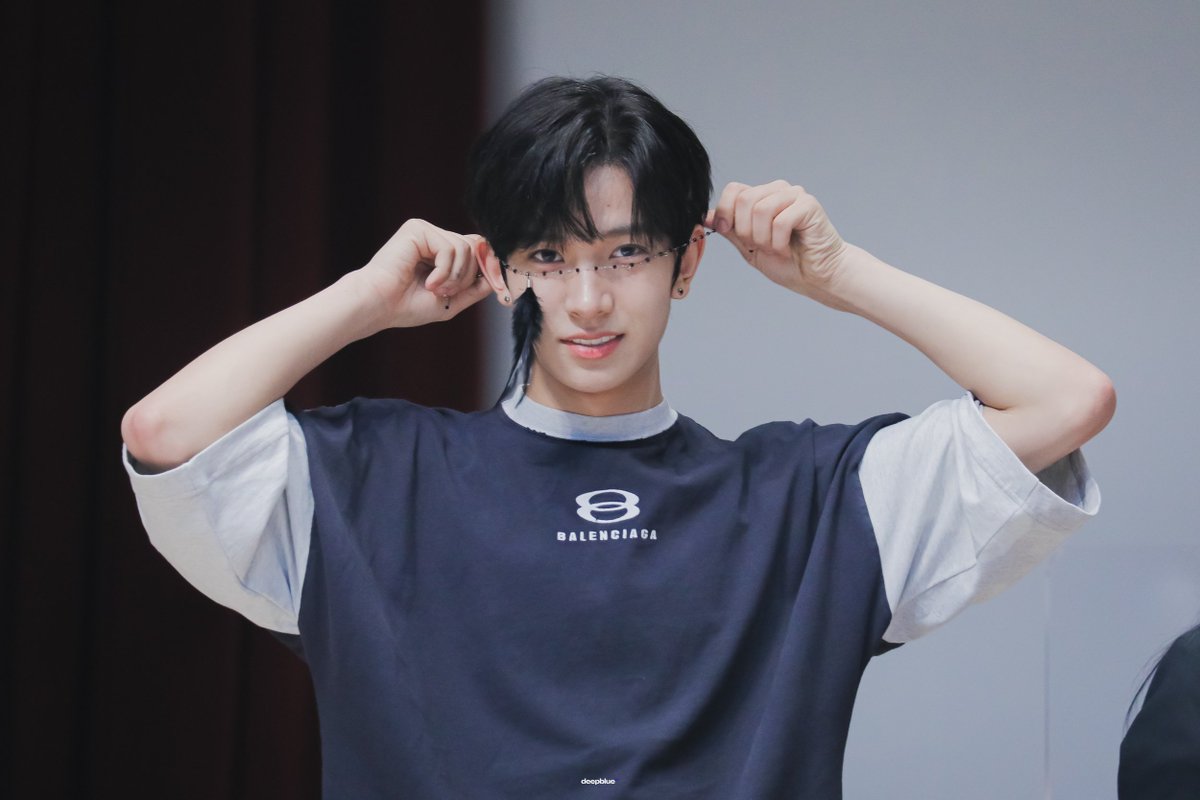 deepblue__hs's tweet photo. 220715 YES24

#희승 #엔하이픈 #HEESEUNG #ENHYPEN https://t.co/gSqu0AcHay