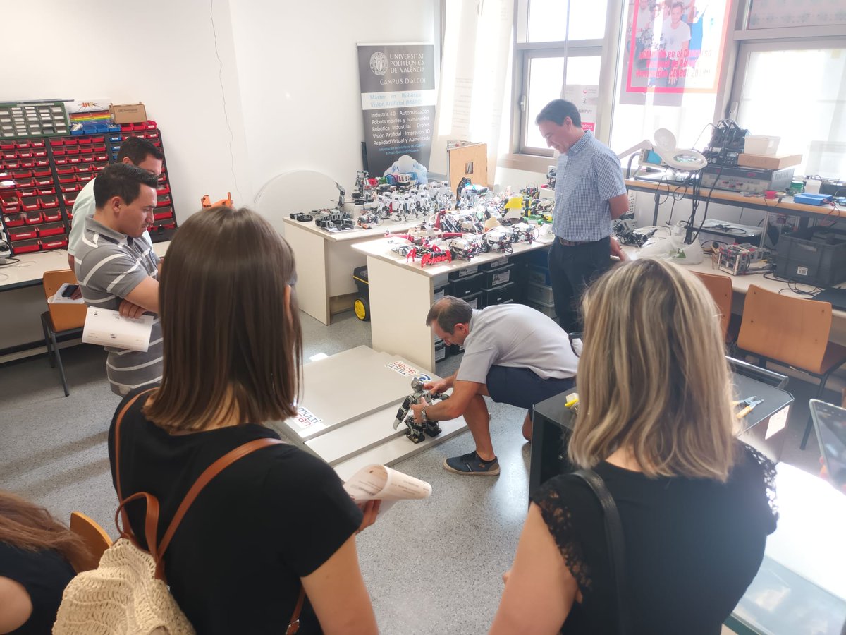 UPVCampusAlcoy's tweet photo. La empresa @PlasticForte ha visitado el campus con la finalidad de conocer todas las posibilidades de colaboración. ¡Muchas gracias por la visita! #Alcoy https://t.co/Ko05wyX6GV