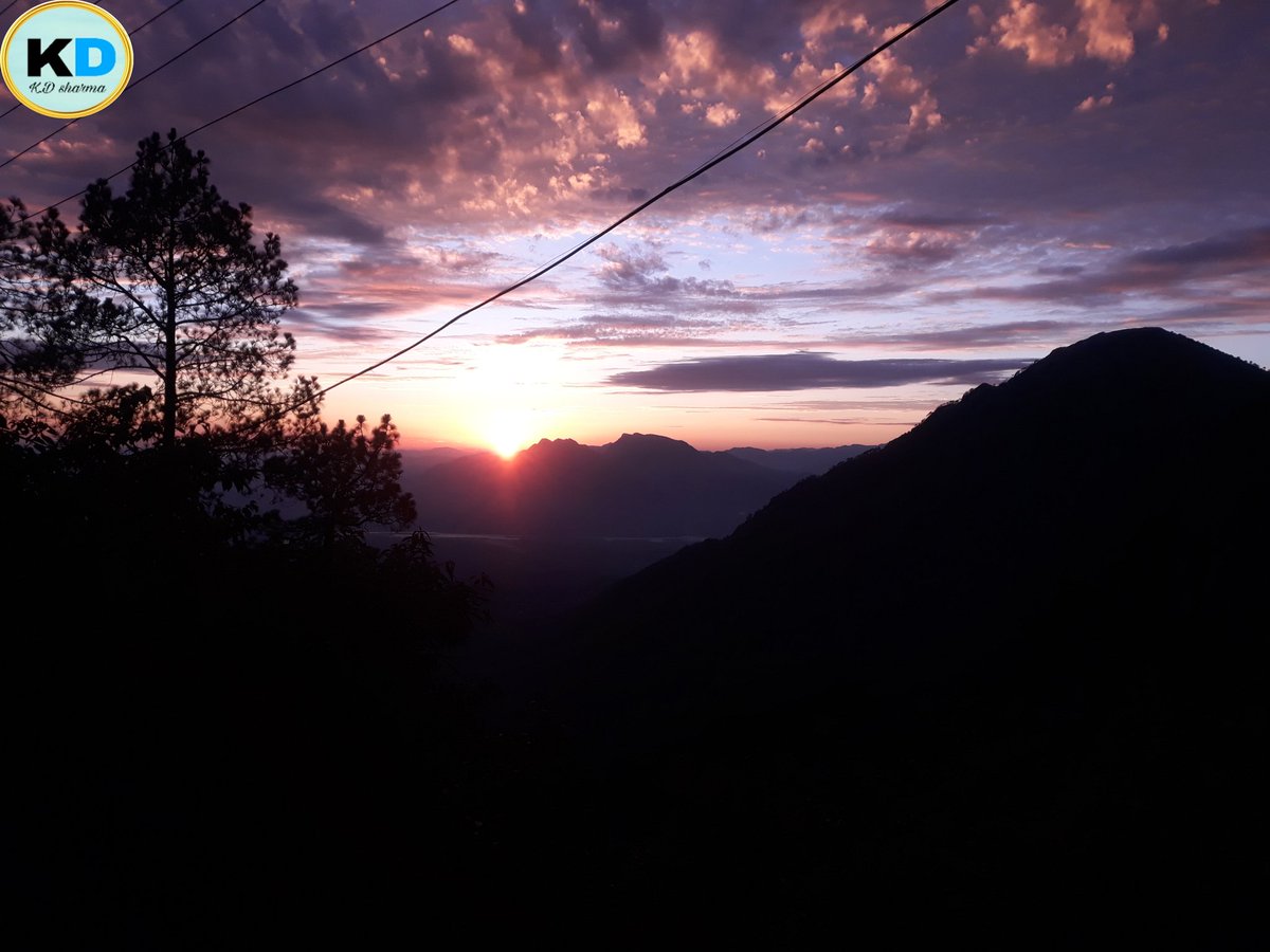 kamaldeepkd12's tweet photo. नयी सुबह... खुशीयों का घेरा सूरज की किरणें, चिड़ियों का बसेरा, ऊपर से आपका ये खिलता हुआ चेहरा, मुबारक हो आपको ये सुहाना सवेरा... https://t.co/YkQoloZD1i
