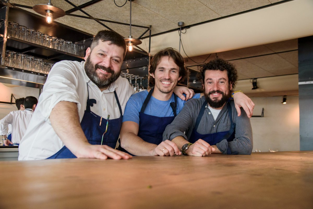 Enhorabuena a @Fismuler por ganar el premio en la categoría calidad gastronómica otorgado por los Premios Barcelona Restauració🎉. El restaurante llegó a #Barcelona de la mano del <a href="/HotelRECBCN/">HotelRECBCN</a>, grupo @NNhotels
>bit.ly/3IWfVKF