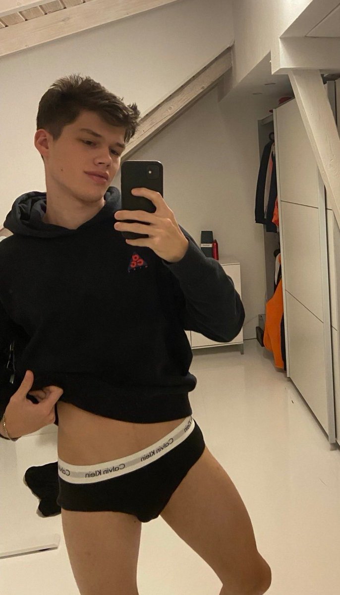 DailyGayGuys4U's tweet image. Cutie