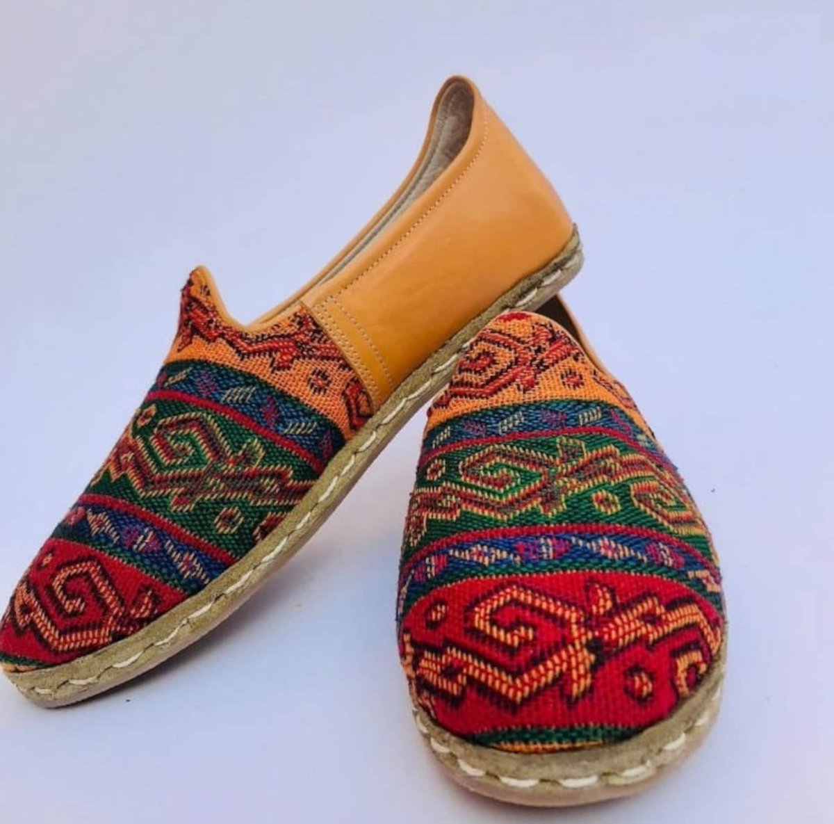 personaltextile's tweet photo. Really love this, from the Etsy shop culturaldesigngifts. https://t.co/2GrK5t3uEL #etsy #halloweengifts #giftforbestfriend #summershoes #giftforher #giftformum #womenshoes #menshoes #shoesforwedding #leatherwomenshoes https://t.co/r7Si4TXi6X