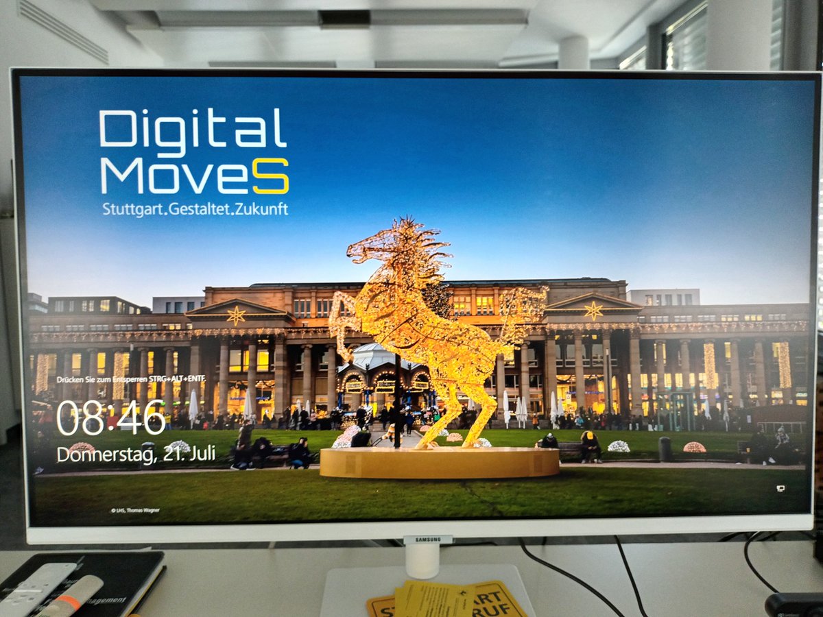 ThomasBoenig's tweet image. Und wieder ein 40-jähriges Jubiläum im Amt 17 vor unserer wunderschönen Kulisse in #Stuttgart
Peter Altenburg aus dem #OZG Team und sein Chef Hans-Hennig Hall
#DigitalMoveS
#DO_IT