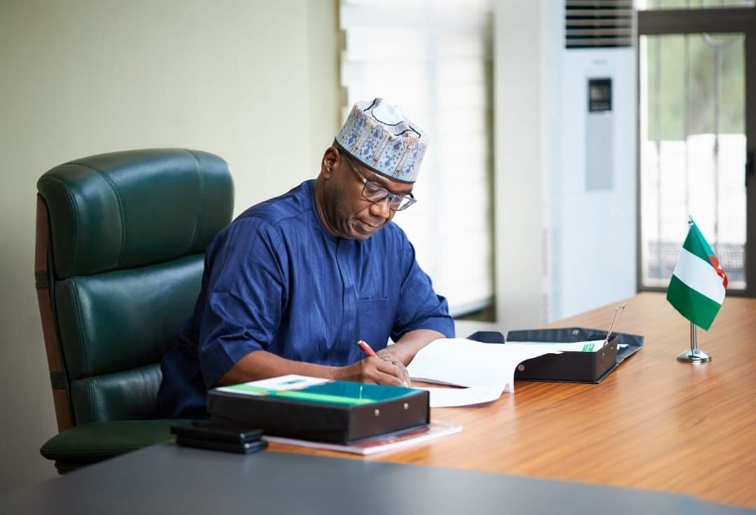 bekimashood_A's tweet photo. We are ready and will make ourselves convincing enough, perhaps you can justify that and make a rightful decision from your conscience the preferred and Best Candidate/party to vote come 2023.

We are for Mallam @RealAARahman

#FourMoreWithA
#TheBMA4AA
#AladeLekanSi https://t.co/MdR4tVdost