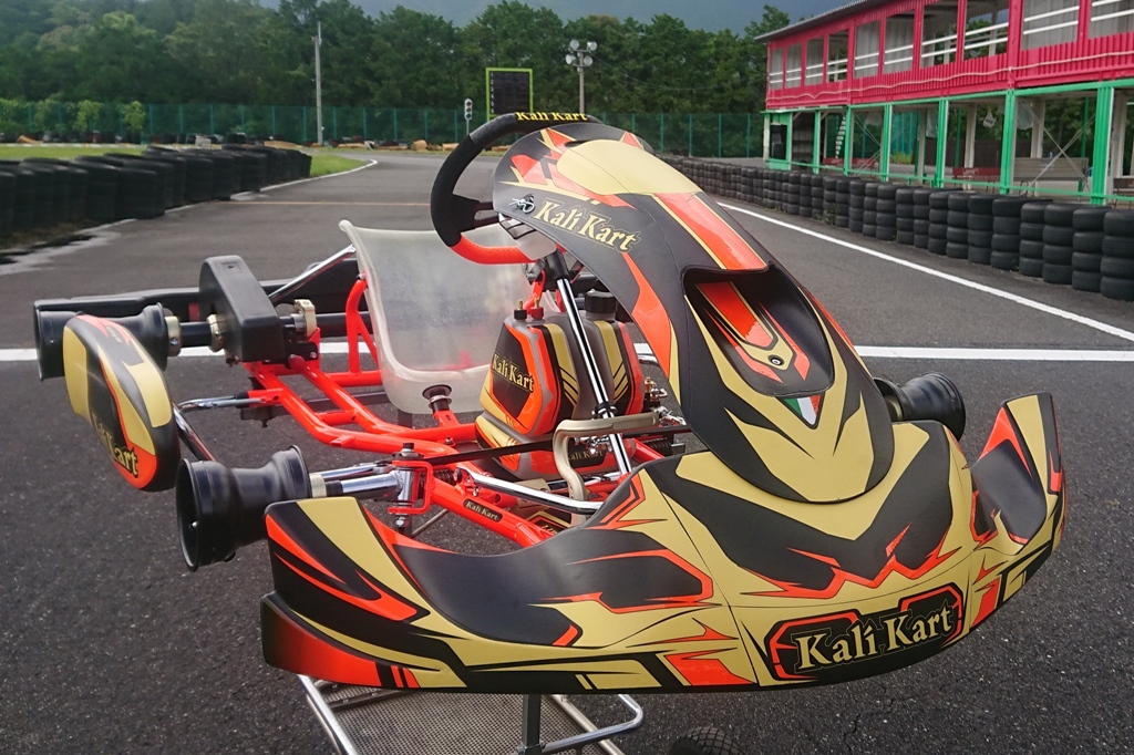 CRG_JAPAN's tweet photo. Kali Kart
Model : KK02 2022
https://t.co/xjwpx5NFI6
#KaliKart #KK02 #CRG #KaliKartbyCRG #KalìKart #karting #CRGJAPAN https://t.co/l5eRTrB1RU