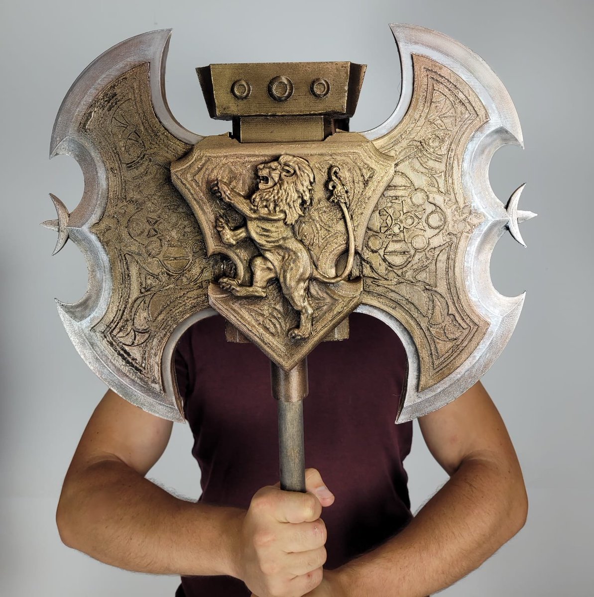 Axe of Godrick!
Among my own designs, this is one of my favorites and the first in which I managed to integrate sculpture into the creation process.

You can find this and more designs on  <a href="/Cults3D/">Cults.</a> 
cults3d.com/es/modelo-3d/j…

#EldenRing #3Dprinting #cosplay #3dmodels #DarkSouls #3D